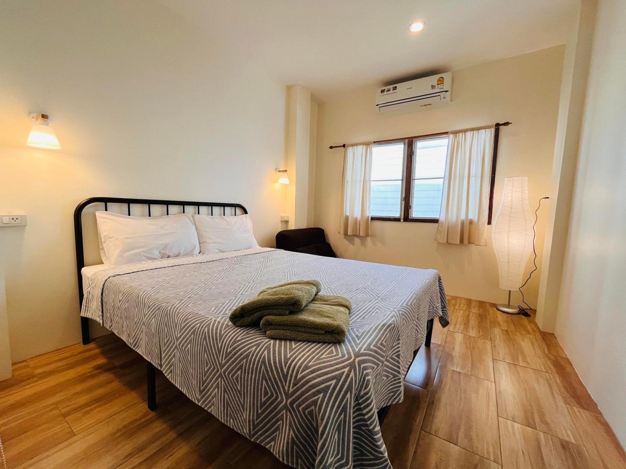 Number 4 Old Town Hostel Chiang Mai Ngoại thất bức ảnh